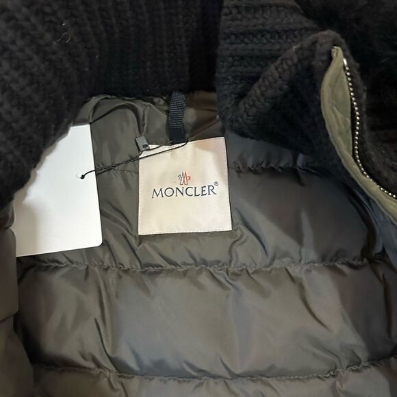 Moncler down Jacket with fur trim collar size XS - Picture 7 of 10